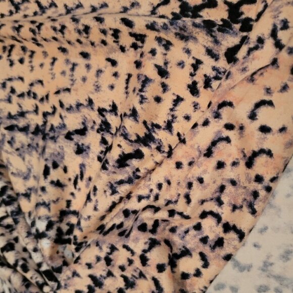 Doublju Tops Adorable Scoop Neck Shirt Very Flattering - Front gathered knot. - Picture 5 of 7